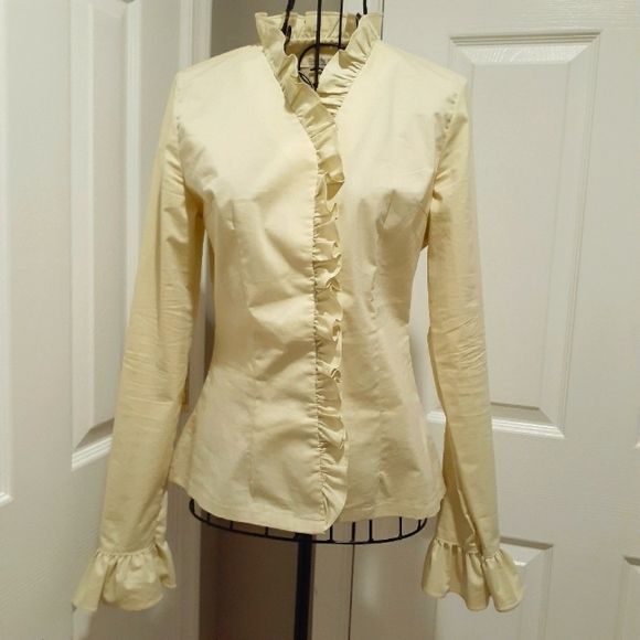 cash & box Tops - Ruffled blouse